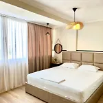 Stylish Apartment Near The Beach- Modern & Comfort