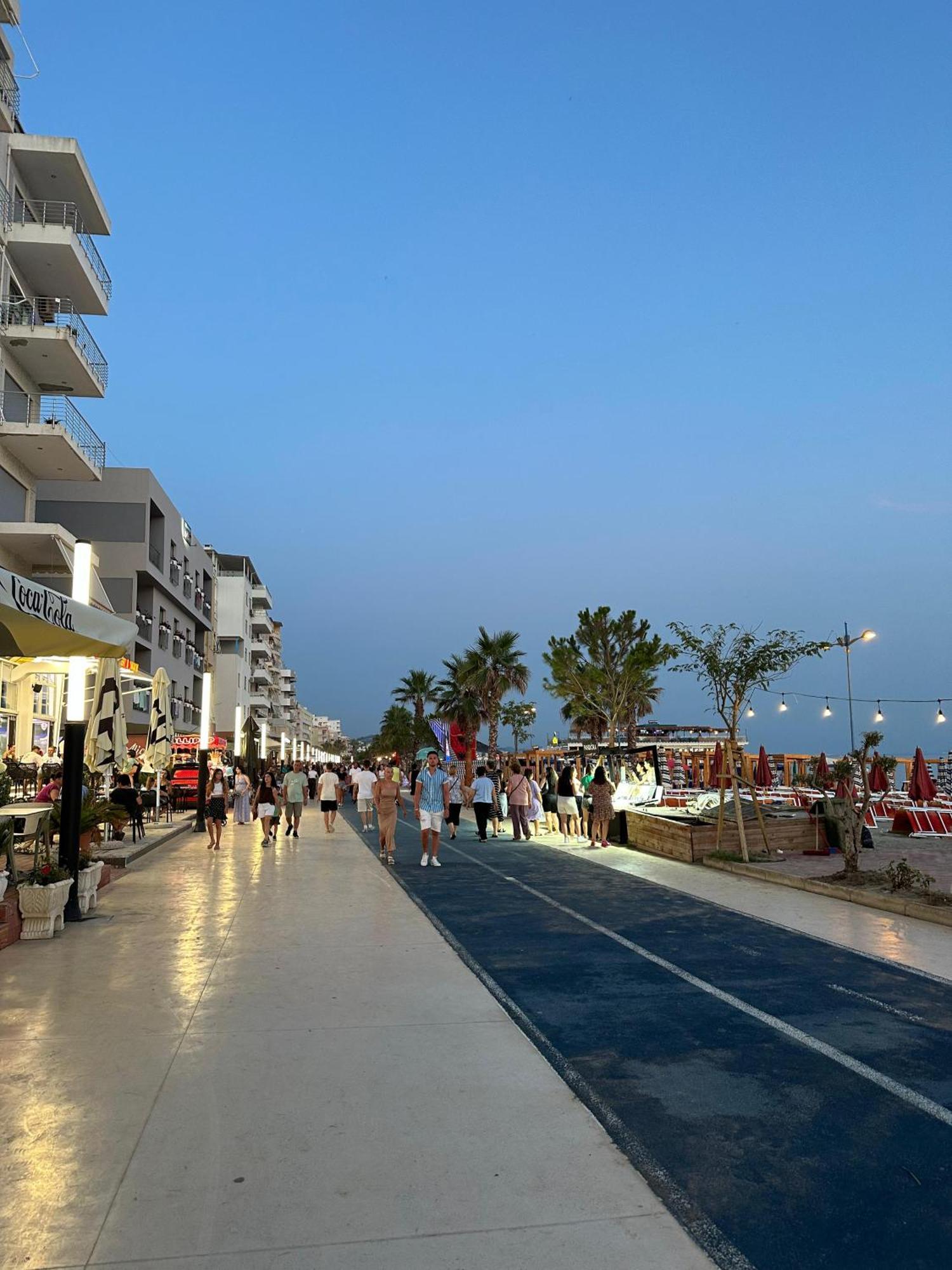 Stylish Near The Beach- Modern & Comfort